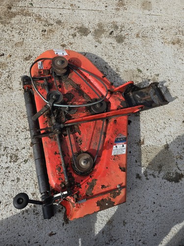 Simplicity ride lawn mower - on,